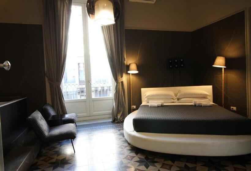 اتاق استاندارد با وان آب گرم, Duomo Housing Catania Le Suites