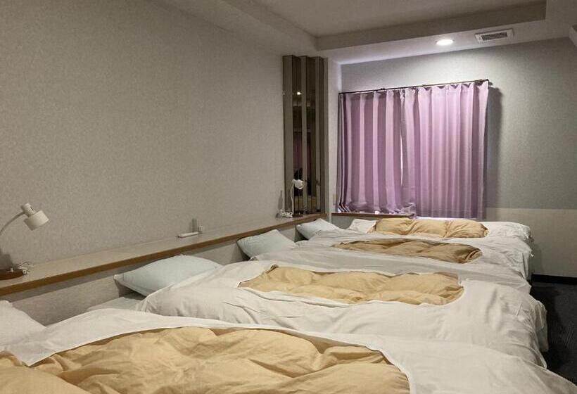 Cameră Familiară, J Hoppers Beppu Guesthouse ジェイホッパーズ別府ゲストハウス