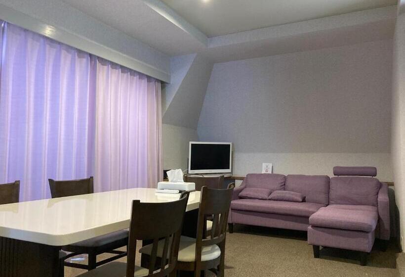 Cameră Familiară, J Hoppers Beppu Guesthouse ジェイホッパーズ別府ゲストハウス