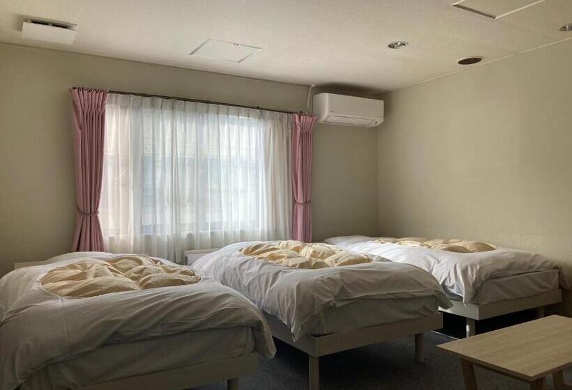 Cameră Triplă Standard, J Hoppers Beppu Guesthouse ジェイホッパーズ別府ゲストハウス