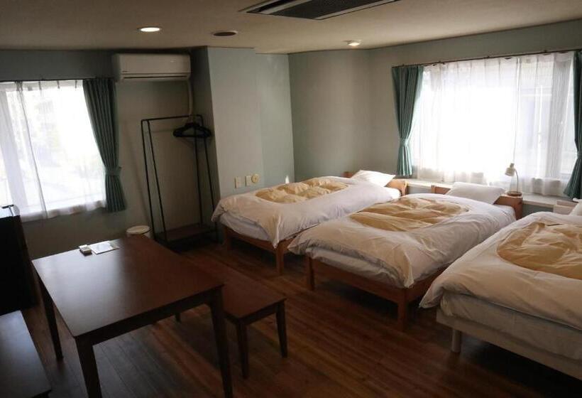 Cameră Triplă Standard, J Hoppers Beppu Guesthouse ジェイホッパーズ別府ゲストハウス