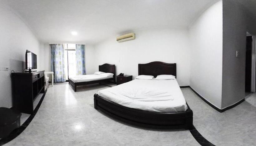 اتاق استاندارد چهار تخته, Zahira Hotel Melgar