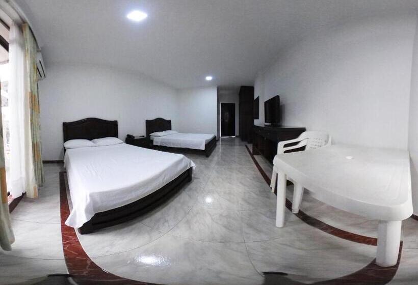 اتاق استاندارد چهار تخته, Zahira Hotel Melgar