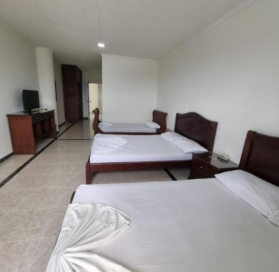 اتاق خانوادگی, Zahira Hotel Melgar