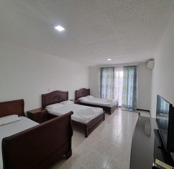اتاق خانوادگی, Zahira Hotel Melgar