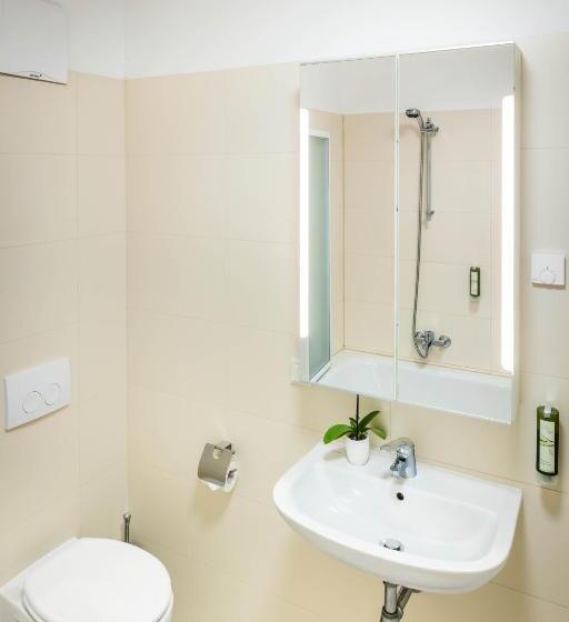 2 Bedroom Suite with Balcony, Jimmy S Apartments Siena