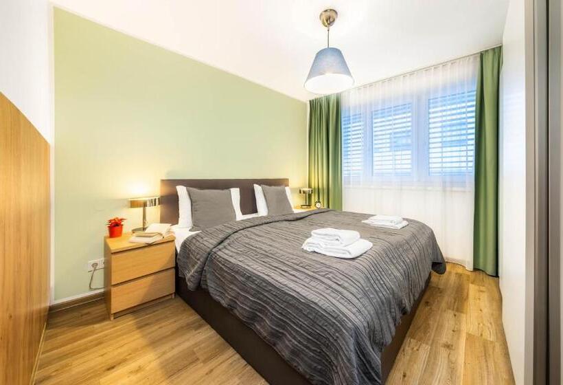 2 Bedroom Suite with Balcony, Jimmy S Apartments Siena