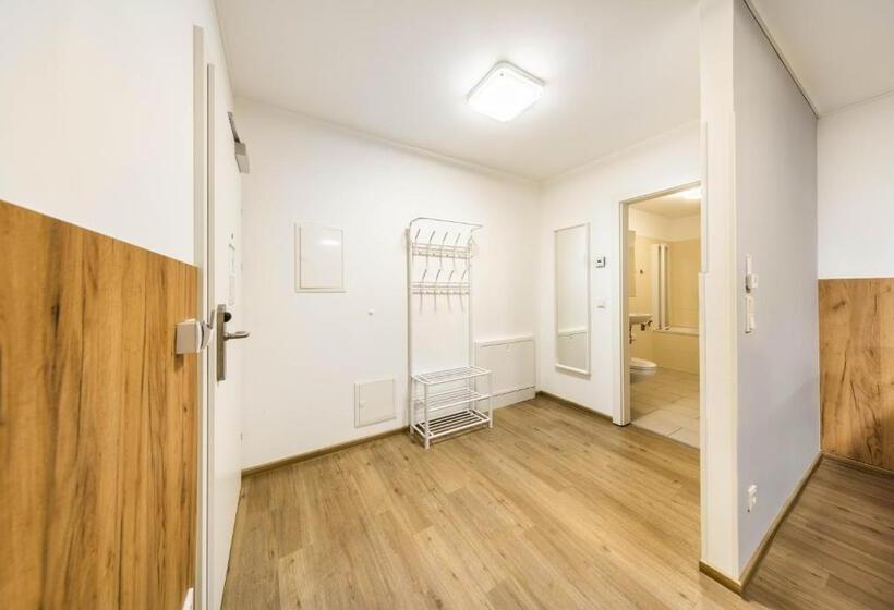 سوئیت با بالکن, Jimmy S Apartments Siena