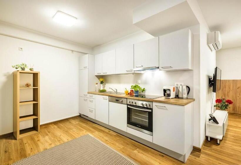 سوئیت 2 خوابه, Jimmy S Apartments Siena