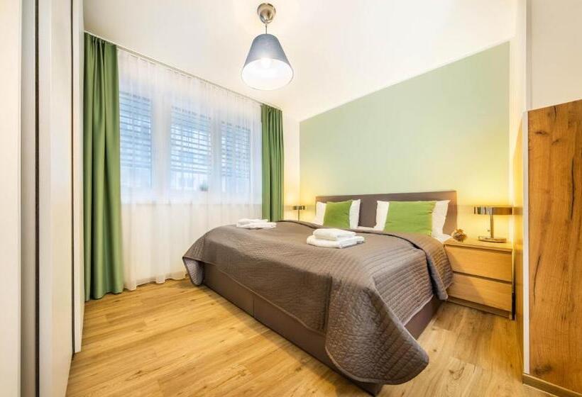 2 Bedroom Suite with Balcony, Jimmy S Apartments Siena