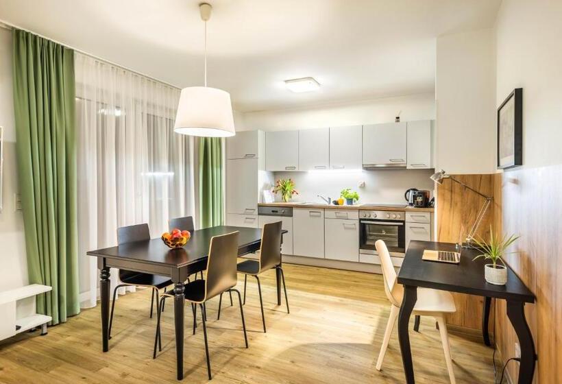 سوئیت با بالکن, Jimmy S Apartments Siena