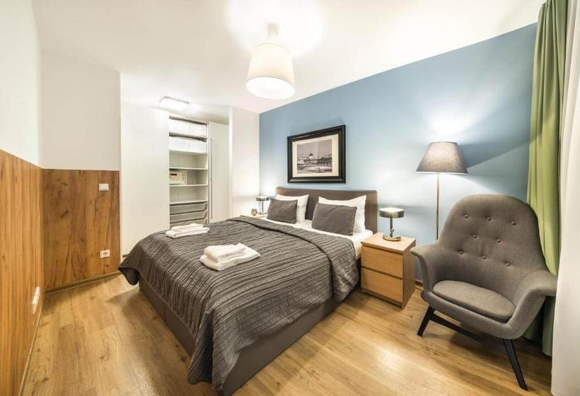 سوئیت با بالکن, Jimmy S Apartments Siena