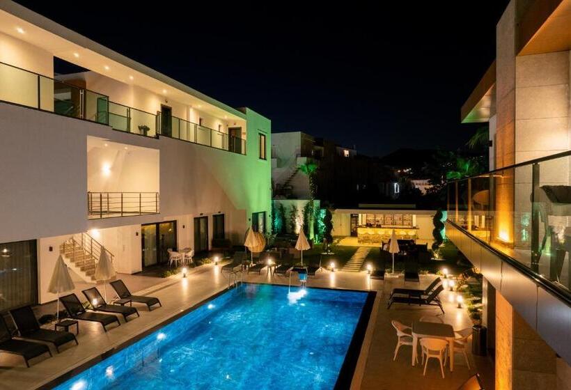سوییت با چشم‌انداز استخر, Milenyum Residence