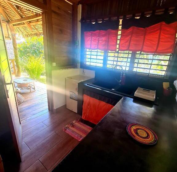 بانگلوی استاندارد با چشم‌انداز دریا, Coconut Lodge