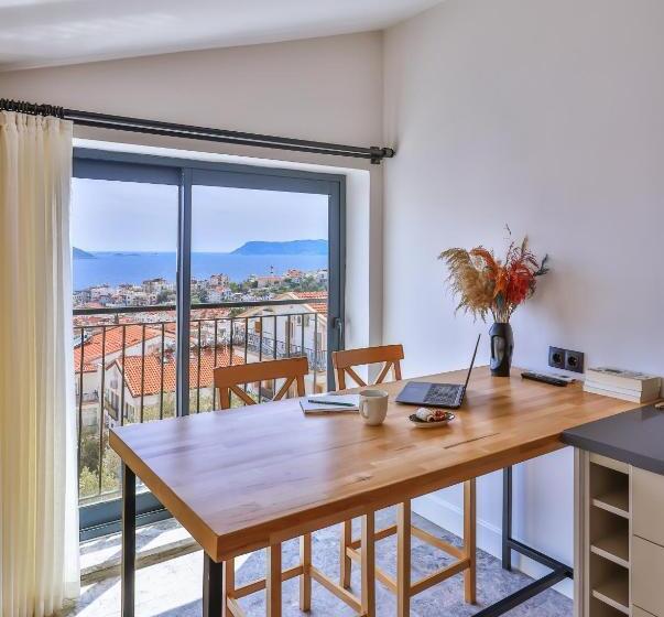 Deluxe Suite Sea View, Sole Vista Homes