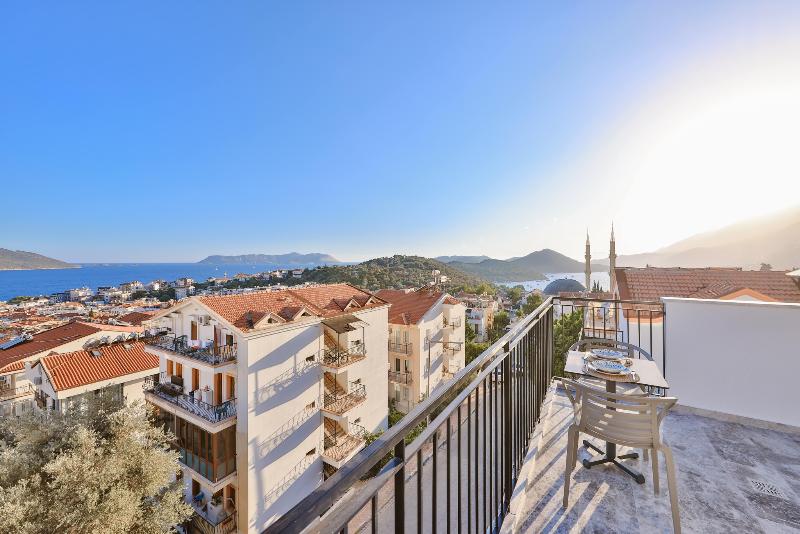 سوییت با چشم‌انداز دریا, Sole Vista Homes