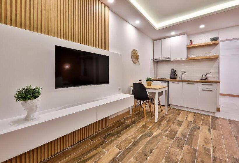 استودیوی استاندارد, Yaz Apart