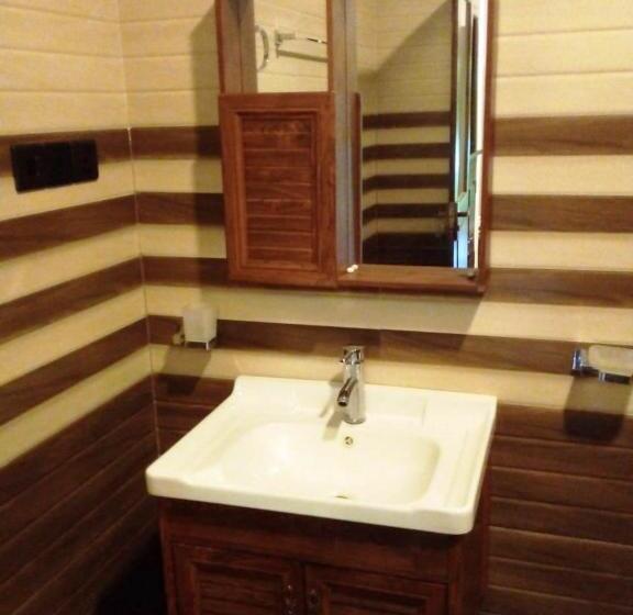 اتاق لوکس سه تخته, Mihisara Resort