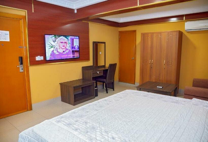 اتاق لوکس با تخت بزرگ, Noubou International Hotel Bonapriso