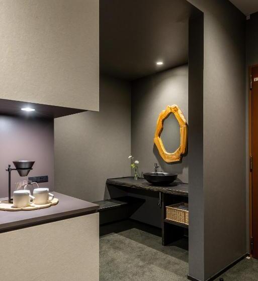 اتاق استاندارد چهارنفره با چشم‌انداز باغ, The Machiya Hotel Takayama