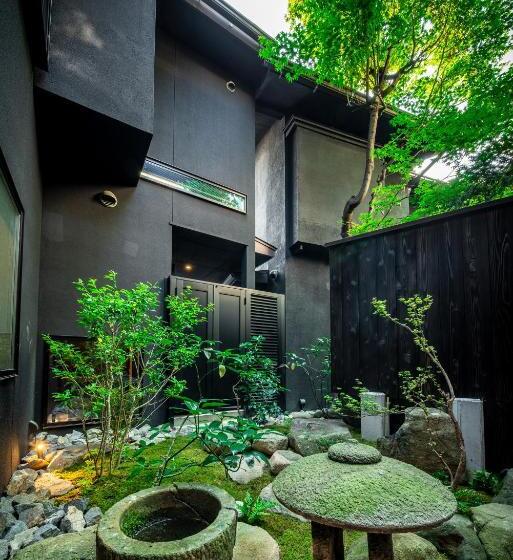 اتاق استاندارد چهارنفره با چشم‌انداز باغ, The Machiya Hotel Takayama