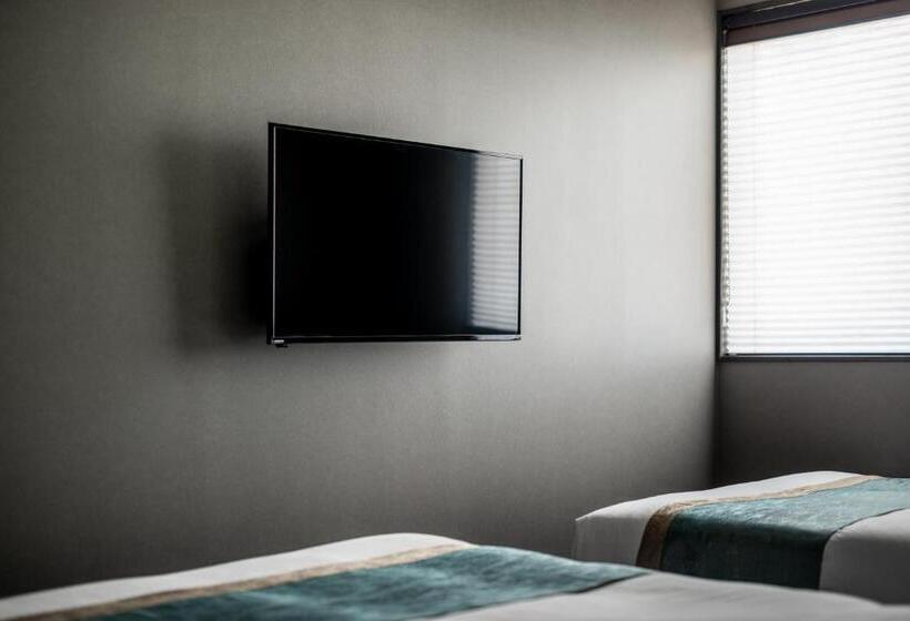 اتاق لوکس چهار تخته, The Machiya Hotel Takayama