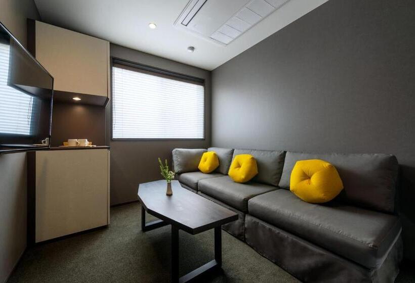 اتاق لوکس چهار تخته, The Machiya Hotel Takayama