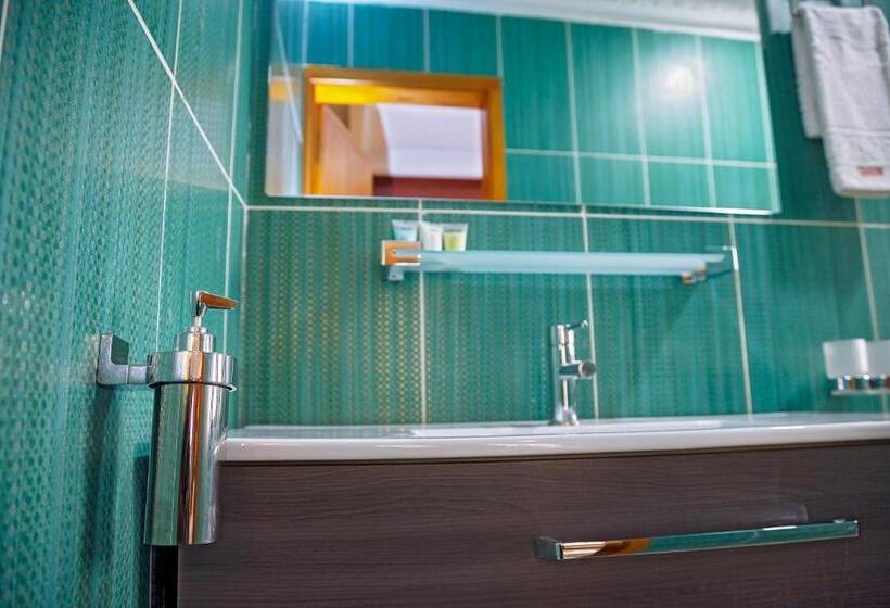 اتاق استاندارد, Noubou International Hotel Bonapriso