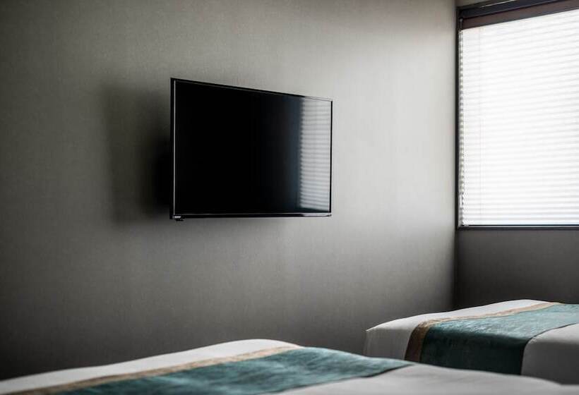 اتاق لوکس چهار تخته, The Machiya Hotel Takayama
