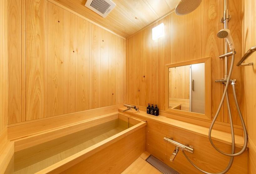 اتاق لوکس چهار تخته, The Machiya Hotel Takayama