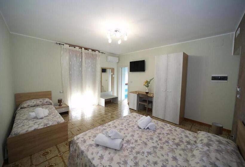 اتاق استاندارد سه نفره, B&b Le Gorgonie