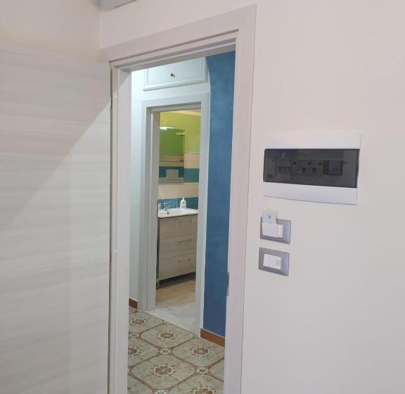اتاق سه‌نفرۀ استاندارد با سرویس بهداشتی بیرون از اتاق, B&b Le Gorgonie