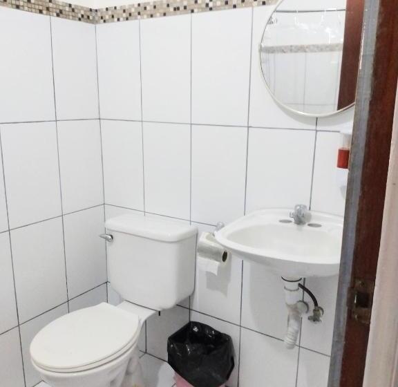 اتاق استاندارد چهار تخته, Buena Nota Hostel