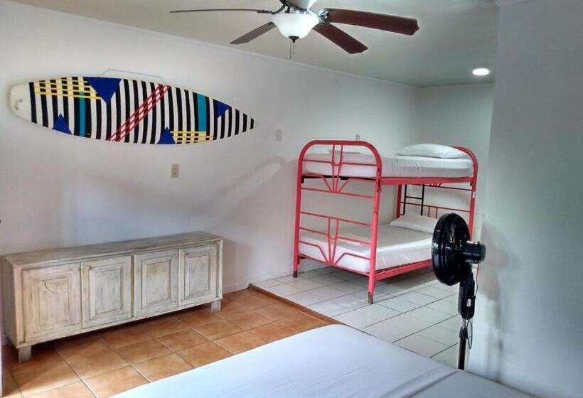 اتاق استاندارد چهار تخته, Buena Nota Hostel