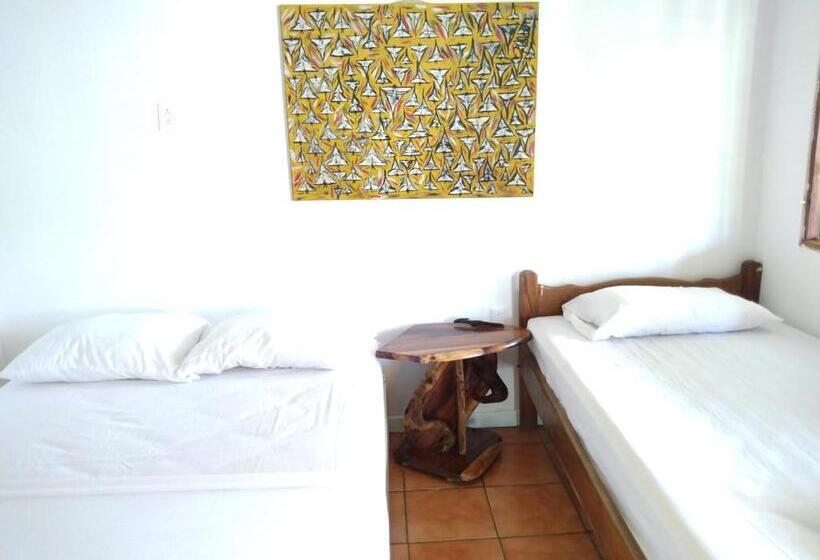 استودیو خانوادگی, Buena Nota Hostel