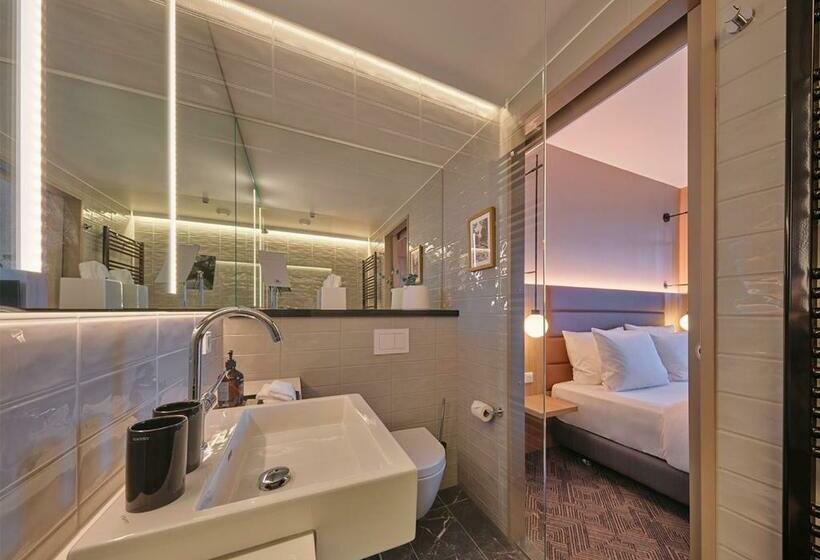 استودیوی استاندارد, Adina Apartment Hotel Munich