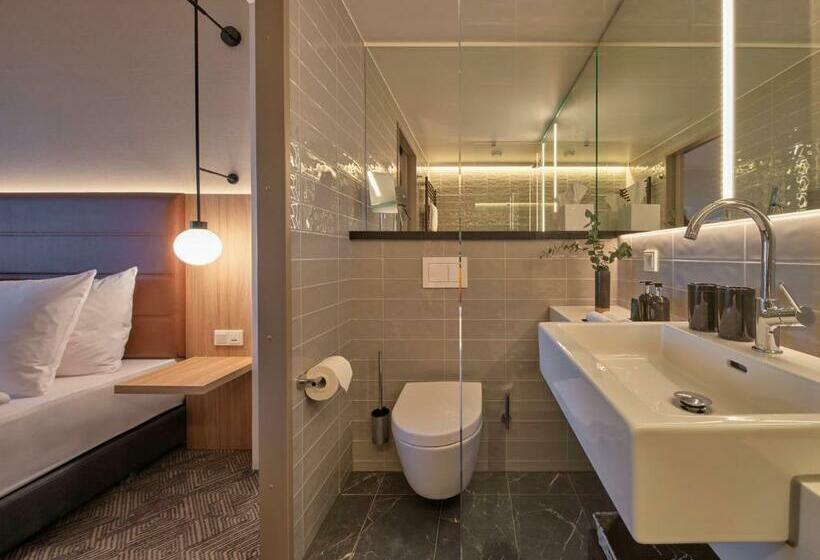 استودیوی استاندارد, Adina Apartment Hotel Munich