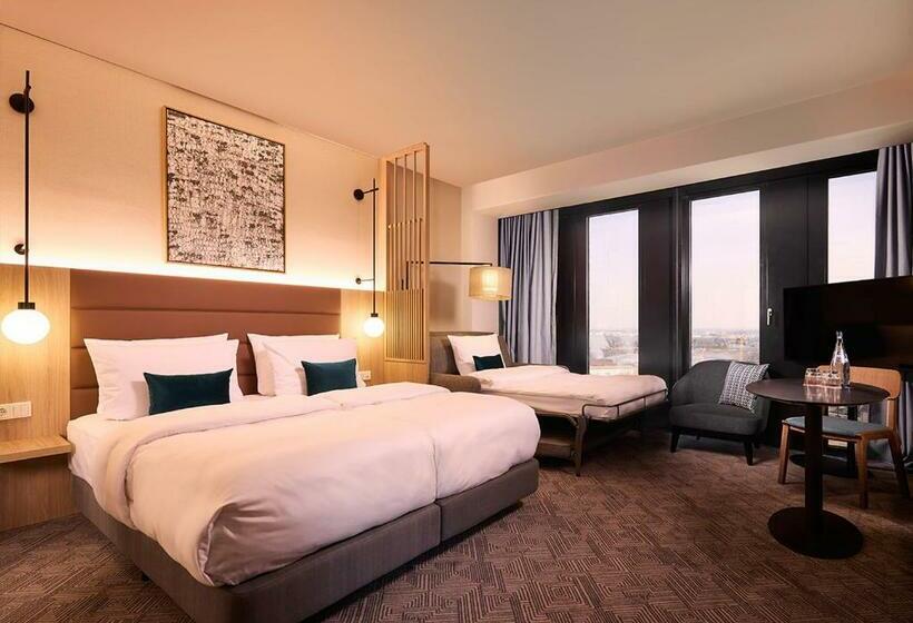استودیوی سوپریور, Adina Apartment Hotel Munich
