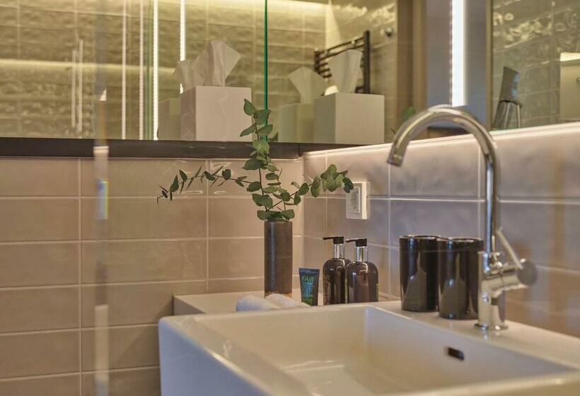 2 Bedroom Premium Apartment, Adina Apartment Hotel Munich