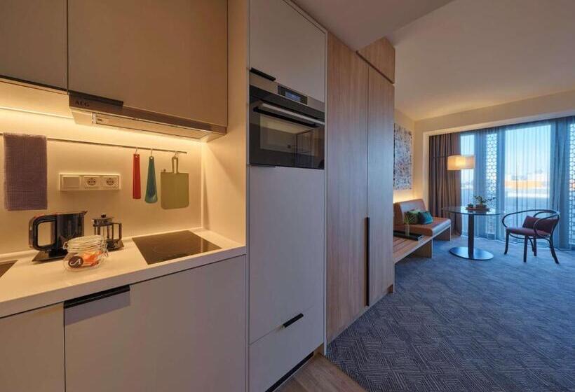 استودیوی سوپریور, Adina Apartment Hotel Munich