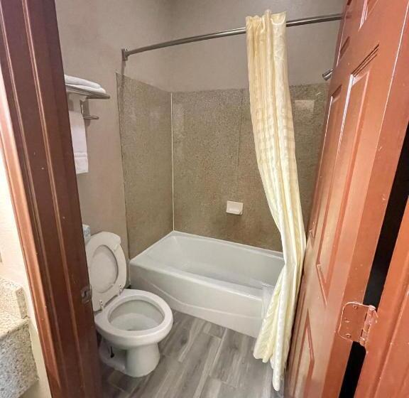 اتاق استاندارد, Airport Inn & Suites