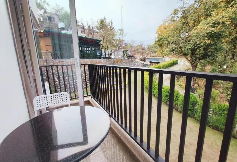اتاق لوکس, Ataraxia Crestmont Resorts & Spa