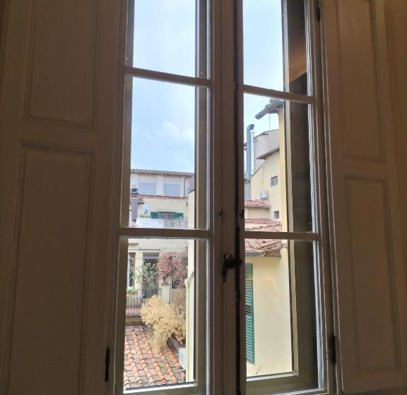 اتاق استاندارد, Camilla Firenze