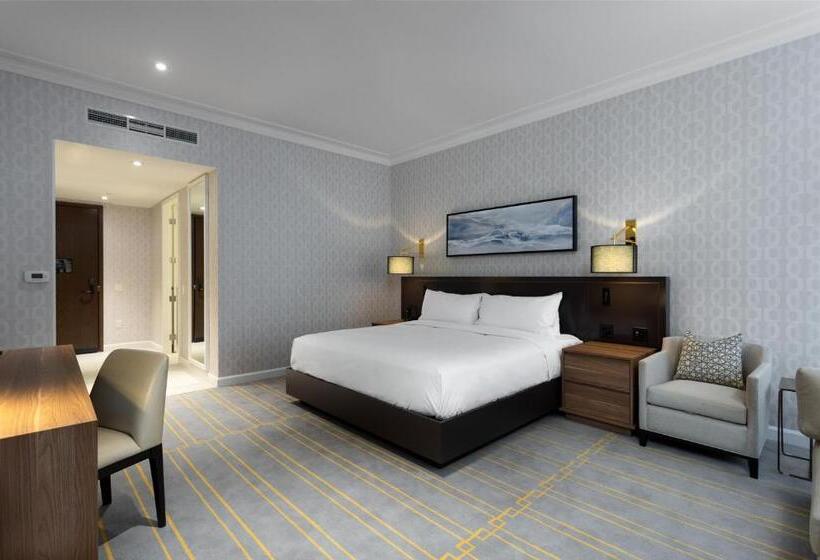 اتاق استاندارد با تخت بزرگ برای معلولان, Sutton Place Hotel Toronto