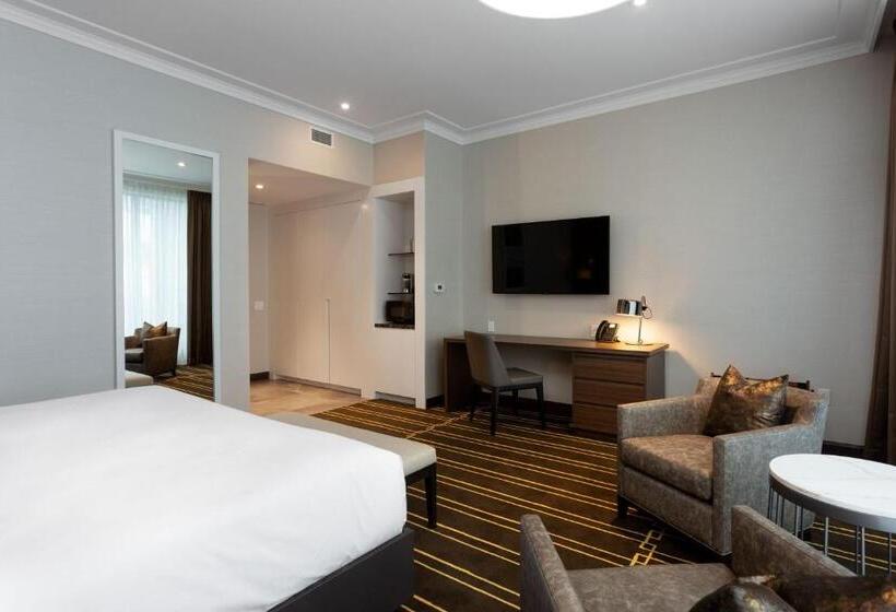 اتاق کلاسیک با تخت دونفره, Sutton Place Hotel Toronto