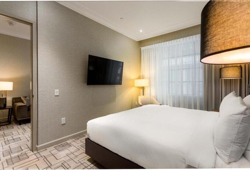 سوئیت رویال, Sutton Place Hotel Toronto