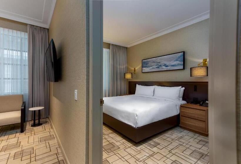 سوئیت رویال, Sutton Place Hotel Toronto