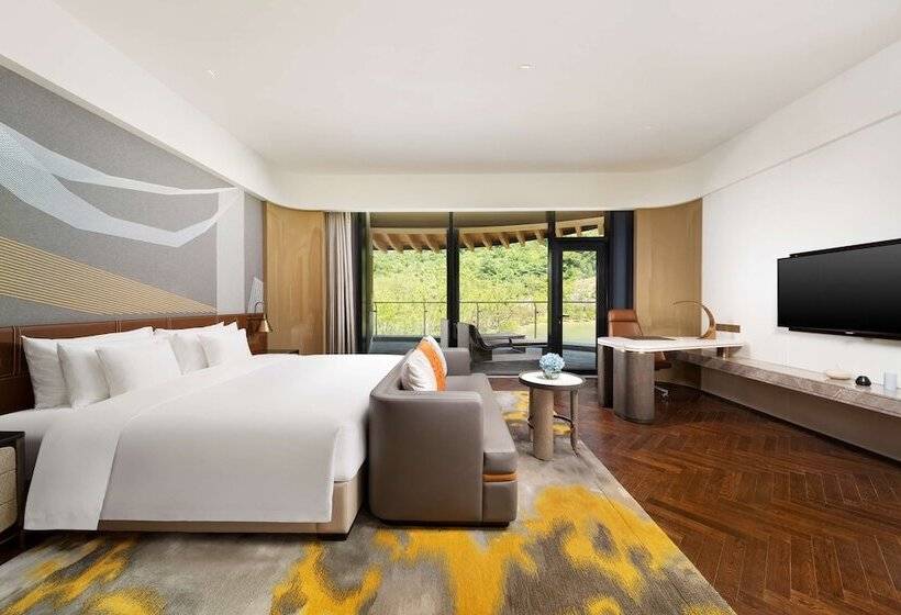 اتاق لوکس با چشم‌انداز دریاچه, Radisson Collection Resort, Nanjing
