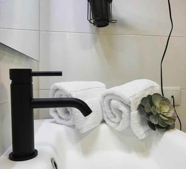 اتاق استاندارد سه نفره, Hostal Comfort Suites