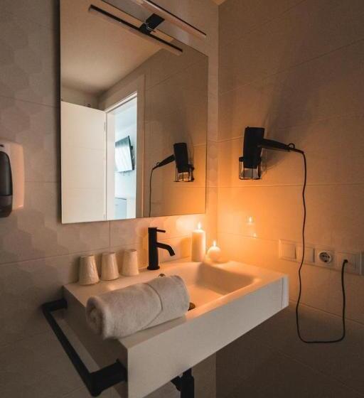 اتاق استاندارد سه نفره, Hostal Comfort Suites